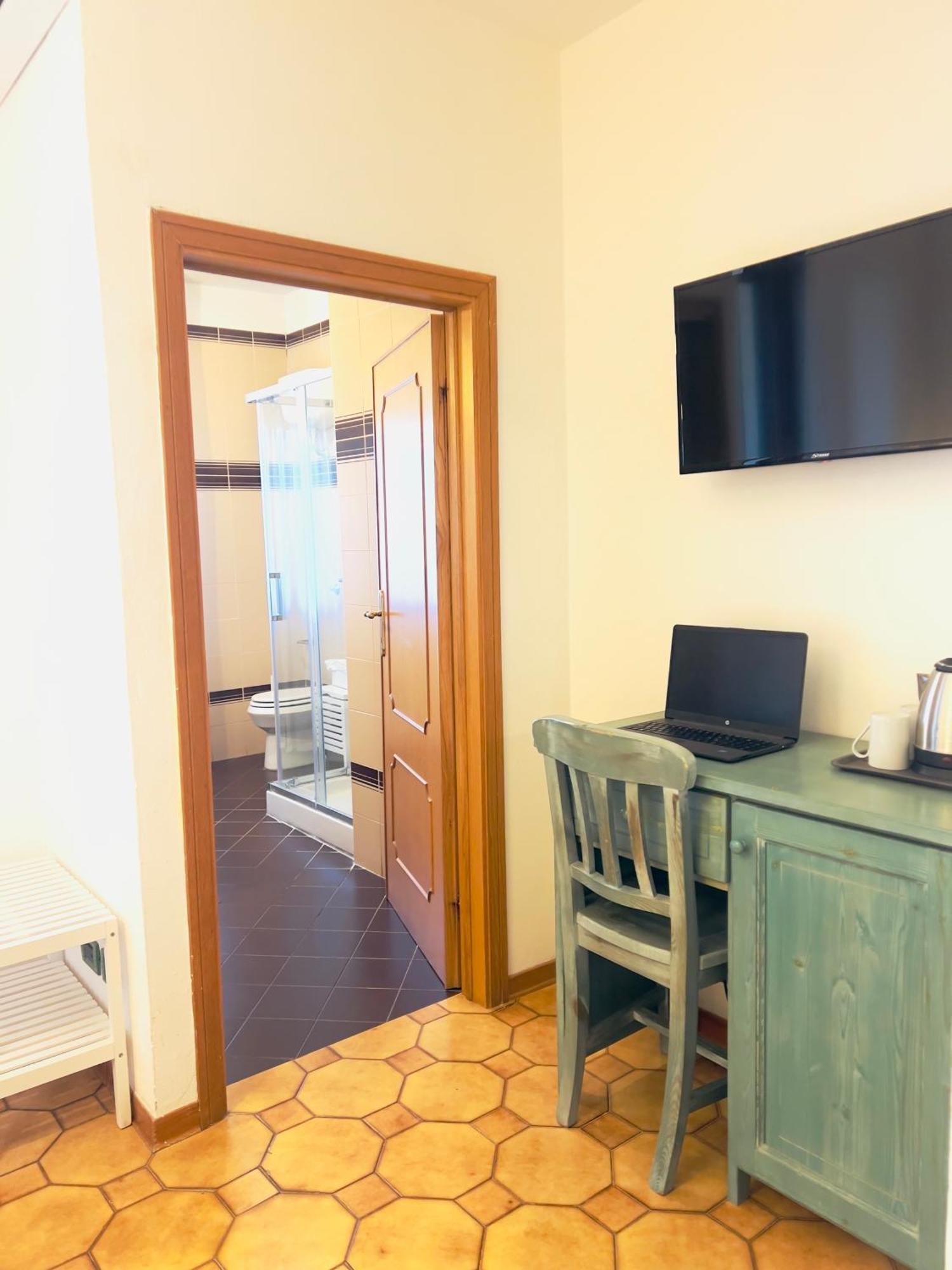 Villa Lavinia B&B Montescudaio Zimmer foto